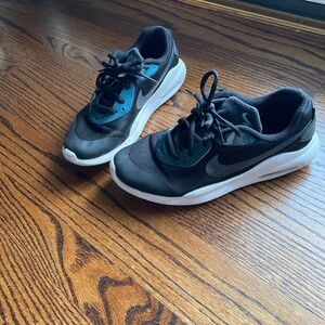 🌸 NIKE Air Max Oketo Nike Shoes Sneakers NEW